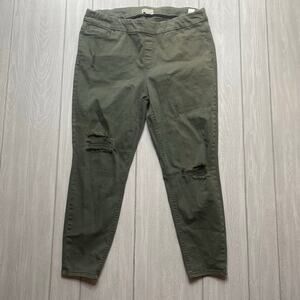 Westbound Women's Olive Green Distressed High Rise Skinny Pants Size 18W Short